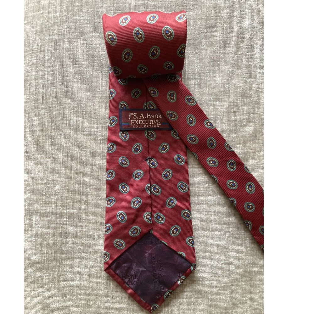 Jos A Bank Silk Tie Mens Necktie 3.5x58.5 Red Paisley Formal Office